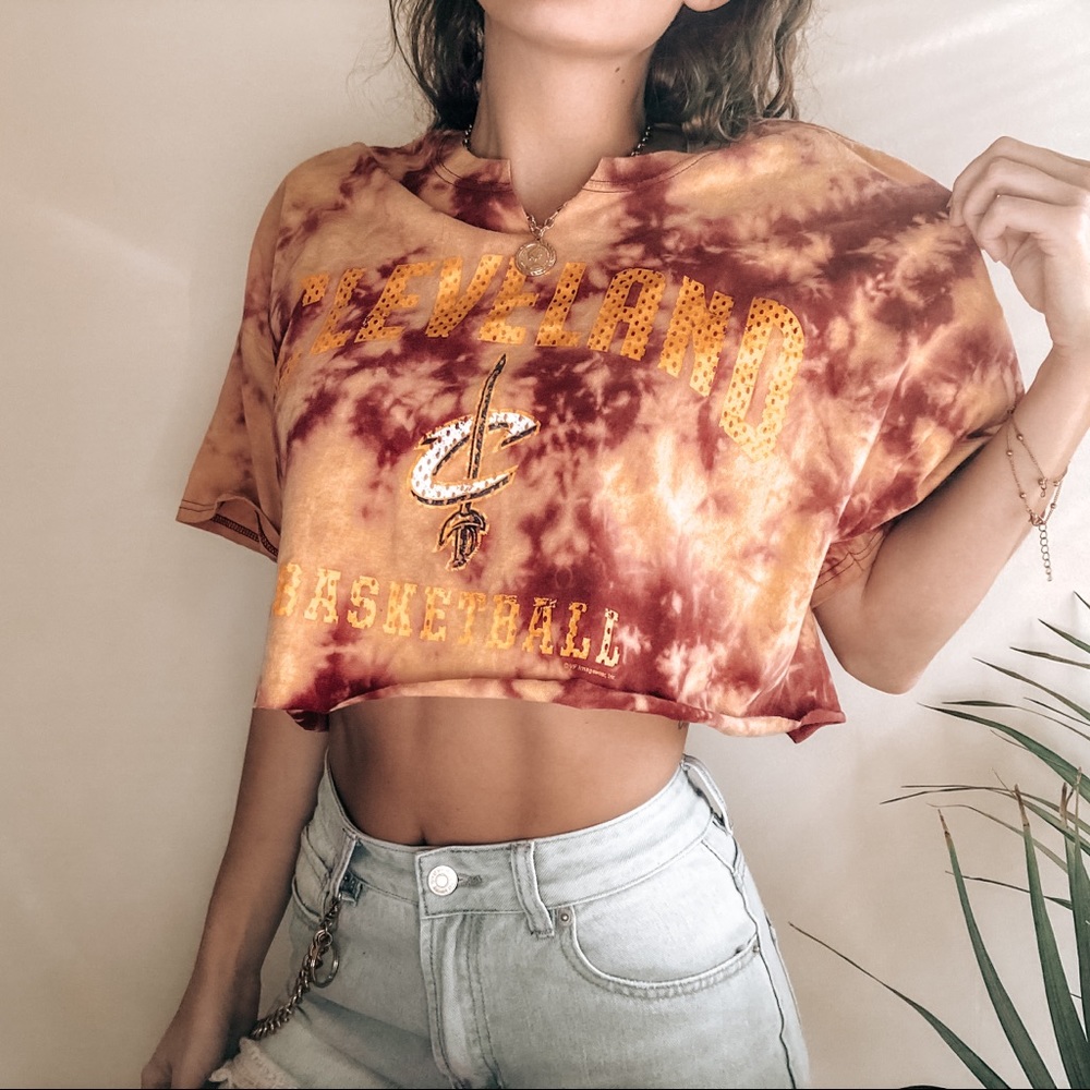 ❗️SOLD❗️Cleveland Cavaliers Marbled Crop Top
